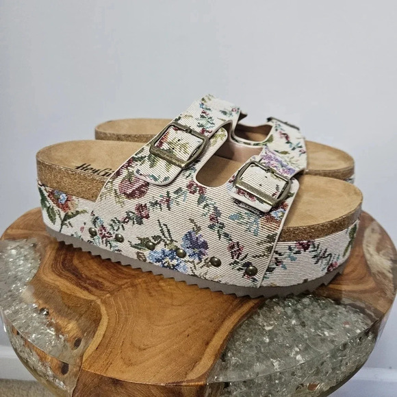 New! Corkys Sand Brocade Floral Platform Flatform Sandals - Picture 2 of 3